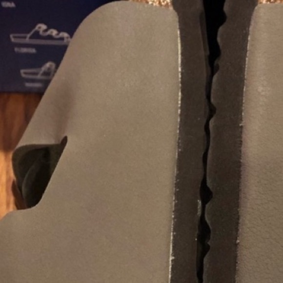 BIRKENSTOCK: REAL V. FAKE PART IV - Picture 9 of 16